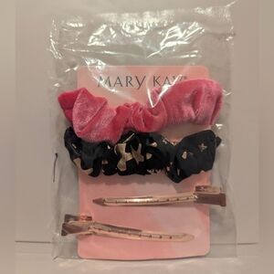 BNIB Mary Kay Scrunchie And Hair Clip Set